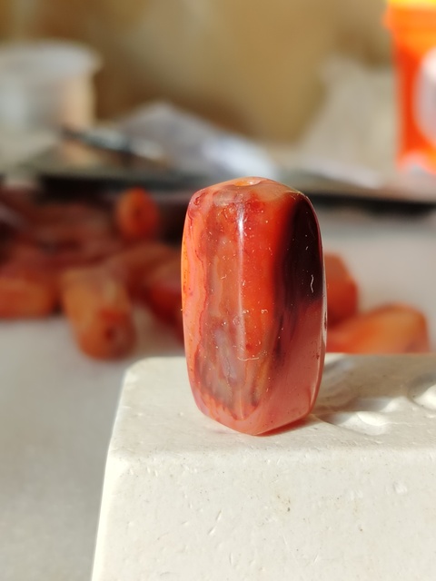 古玩玉器天然紅瑪瑙多棱珠拍賣,當前價格66元