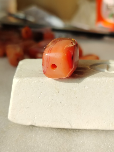 古玩玉器天然紅瑪瑙多棱珠拍賣,當前價格66元