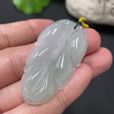 古玩玉器245F26963083 翡翠葉子掛件拍賣，當(dāng)前價格350元