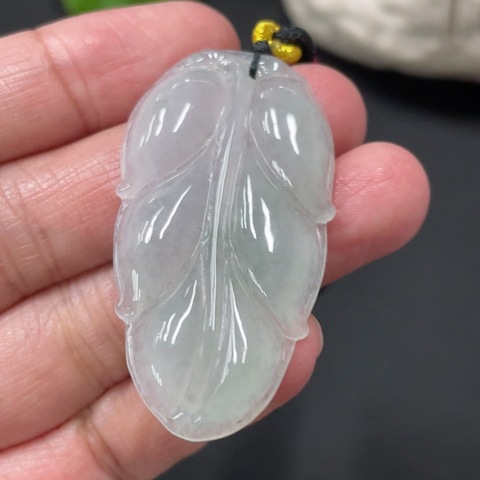 古玩玉器245F26963083 翡翠葉子掛件拍賣，當(dāng)前價格350元