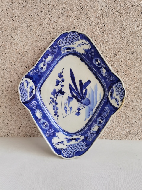 古玩陶瓷日本大正青花花卉紋貢盤拍賣，當前價格198元