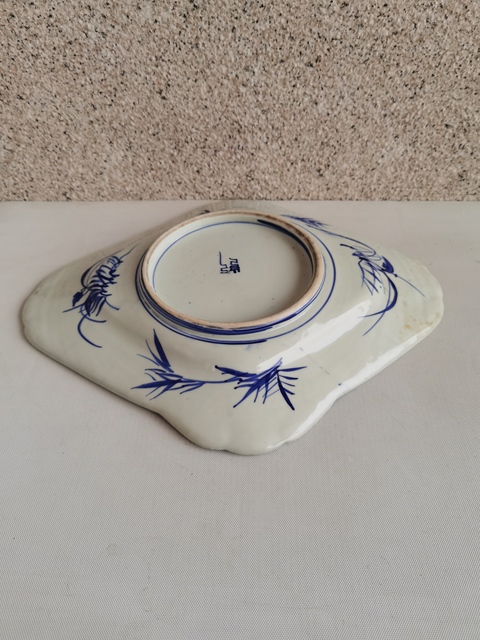 古玩陶瓷日本大正青花花卉紋貢盤拍賣，當前價格198元