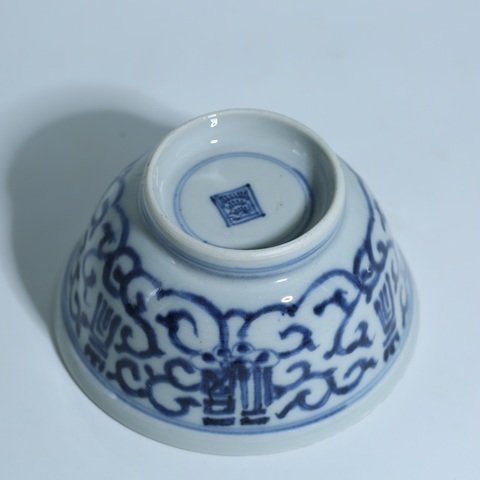 古玩陶瓷清雍正青花忍冬紋福壽杯拍賣,當前價格4000元