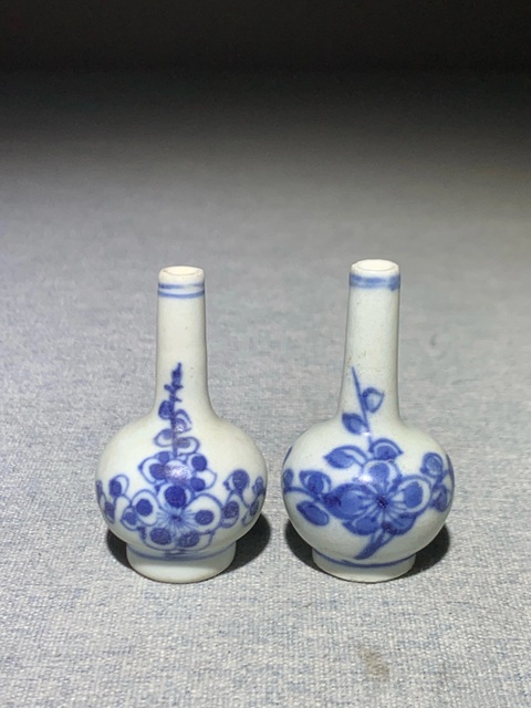 古玩陶瓷清·康熙梅紋青花小天球瓶拍賣(mài),當(dāng)前價(jià)格2200元