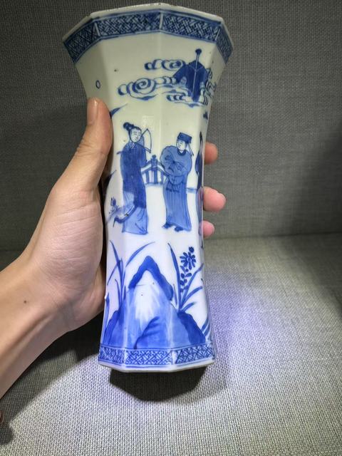 古玩陶瓷人物紋青花花觚拍賣，當前價格17000元