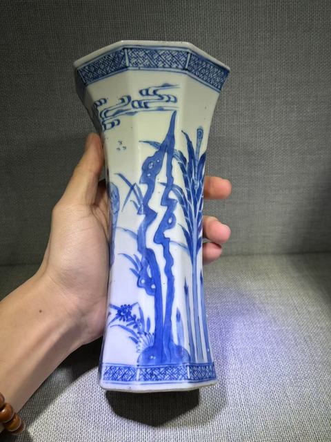 古玩陶瓷人物紋青花花觚拍賣，當前價格17000元