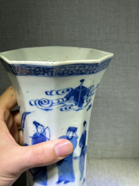 古玩陶瓷人物紋青花花觚拍賣，當前價格17000元