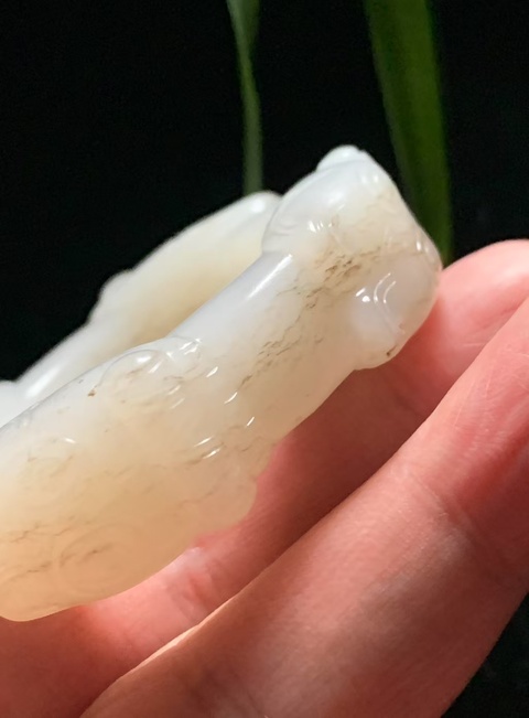 古玩玉器老和田玉雕“蟬紋發箍”拍賣，當前價格28000元