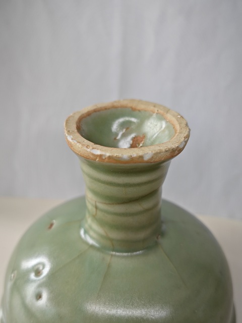 古玩陶瓷元末明初·龍泉暗刻花卉紋高足杯拍賣，當(dāng)前價(jià)格6000元