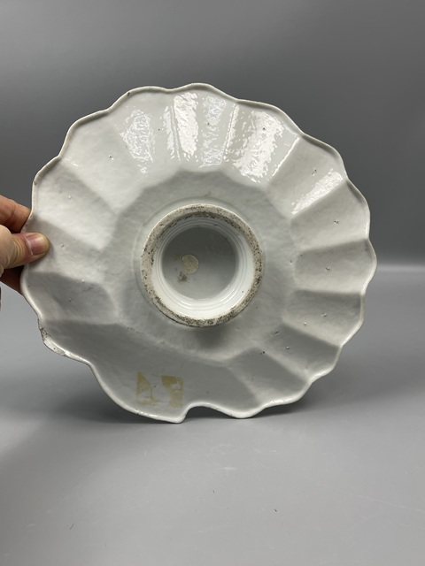 古玩陶瓷乾隆廣彩模印花卉紋燭臺拍賣，當前價格4800元