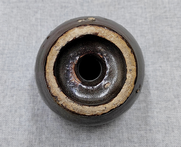 古玩陶瓷元代?茶葉末釉盤口瓶拍賣，當前價格766元