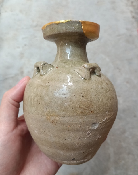 古玩陶瓷兩晉南朝越窯青瓷點彩四系盤口瓶拍賣,當(dāng)前價格1800元