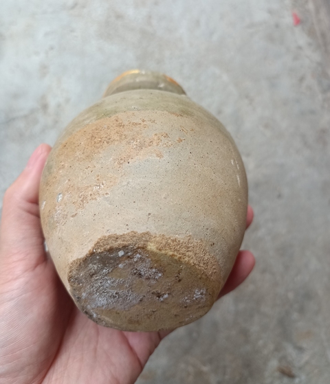 古玩陶瓷兩晉南朝越窯青瓷點彩四系盤口瓶拍賣,當(dāng)前價格1800元