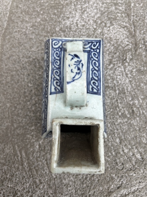 古玩陶瓷清中期 青花虎子拍賣,當前價格388元