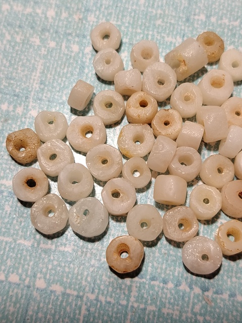 古玩玉器天然瑪瑙珠50多顆拍賣(mài)，當(dāng)前價(jià)格555元