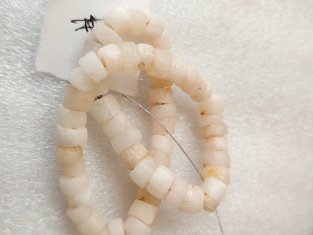古玩玉器天然瑪瑙珠50多顆拍賣(mài)，當(dāng)前價(jià)格555元