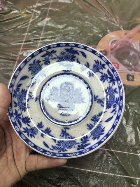 古玩陶瓷青花盤拍賣，當(dāng)前價(jià)格333元