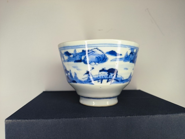 古玩陶瓷清青花山水紋青花執杯拍賣，當前價格1888元