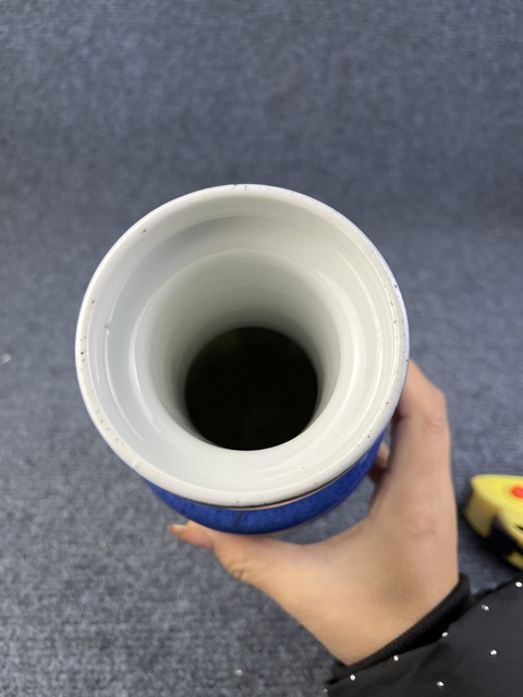 古玩陶瓷灑藍(lán)釉開窗陶淵明愛菊棒槌瓶拍賣,當(dāng)前價(jià)格6588元