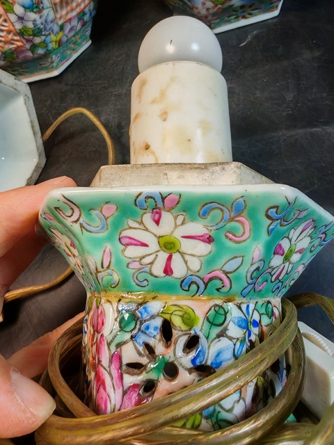 古玩陶瓷粉彩鏤空開窗人物紋燈臺拍賣，當前價格10000元