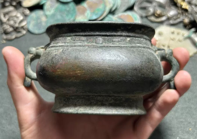 古玩銅器清早期龍耳簋式方爐拍賣,當前價格100000元