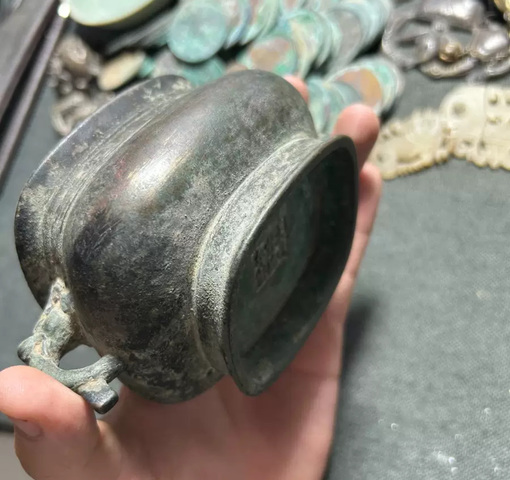 古玩銅器清早期龍耳簋式方爐拍賣,當前價格100000元