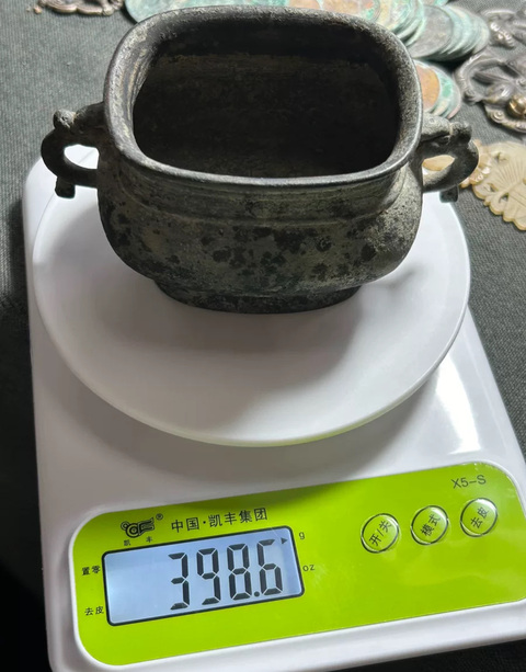 古玩銅器清早期龍耳簋式方爐拍賣,當前價格100000元