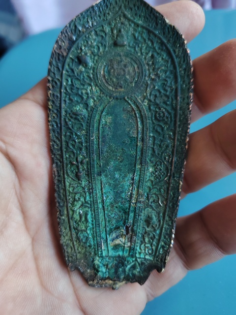 古玩雜項(xiàng)明代銅佛背光拍賣,當(dāng)前價(jià)格1666元