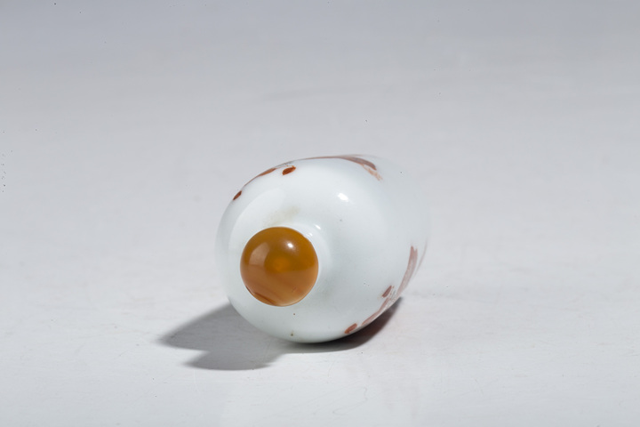 古玩陶瓷清晚·礬紅彩人物紋鼻煙壺真品鑒賞圖