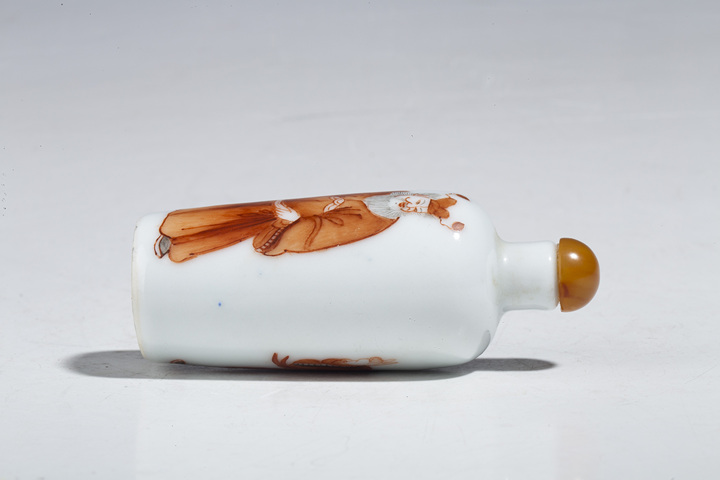 古玩陶瓷清晚·礬紅彩人物紋鼻煙壺真品鑒賞圖