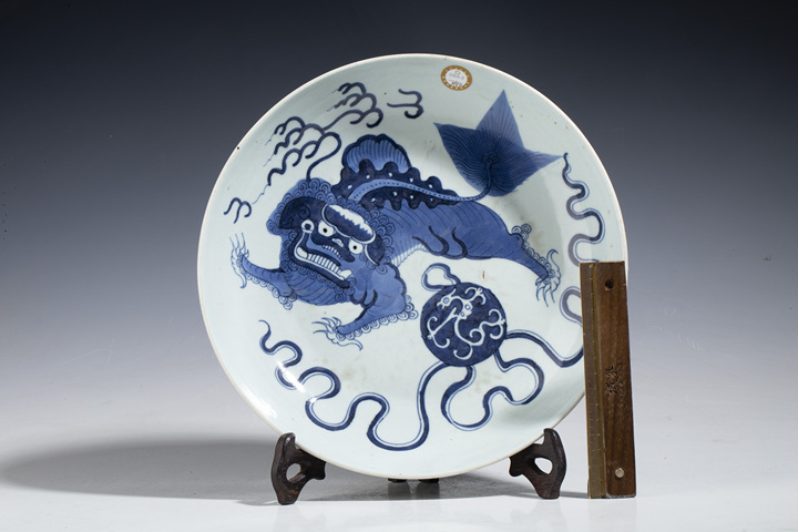 古玩陶瓷清乾隆·青花獅子繡球紋盤(pán)拍賣(mài),當(dāng)前價(jià)格1776元