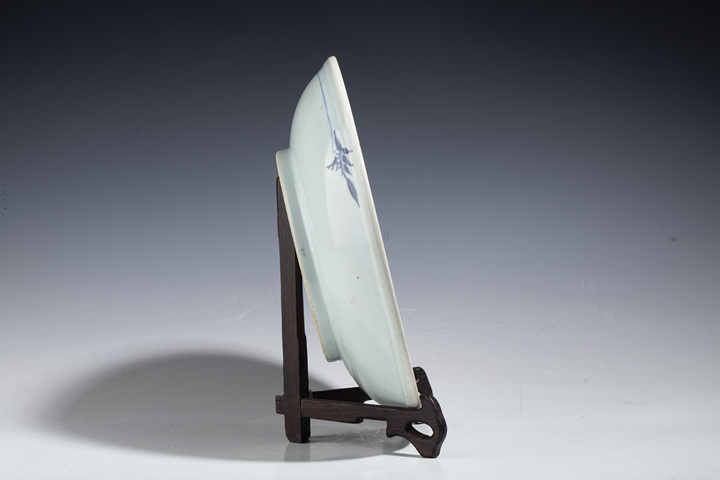 古玩陶瓷清乾隆·青花獅子繡球紋盤(pán)拍賣(mài),當(dāng)前價(jià)格1776元