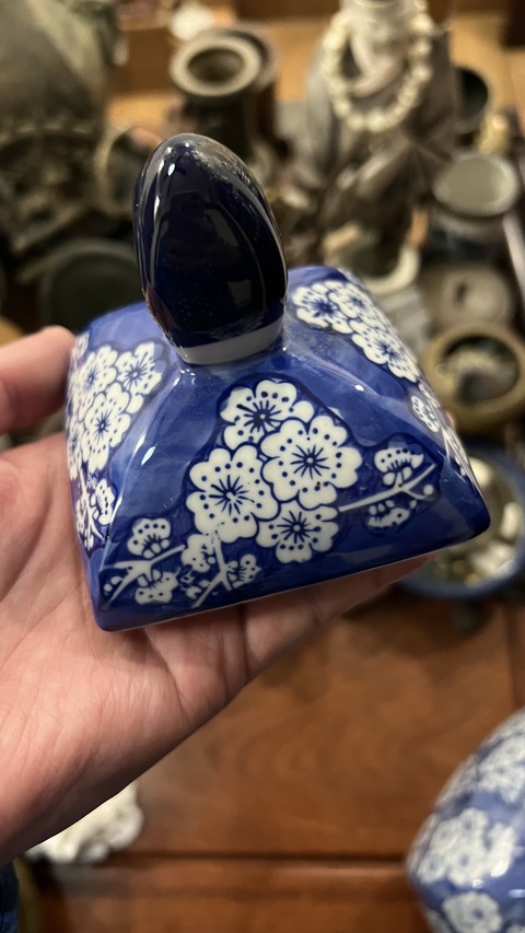 古玩陶瓷青花留白梅紋青花蓋罐拍賣，當前價格377元