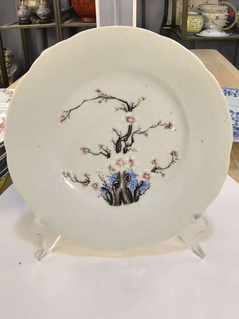 古玩陶瓷粉彩梅花紋花口盤拍賣，當(dāng)前價(jià)格500元