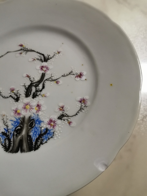 古玩陶瓷粉彩梅花紋花口盤拍賣，當(dāng)前價(jià)格500元