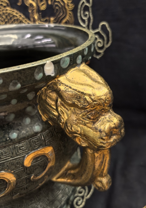古玩陶瓷清晚期仿古銅釉饕餮紋描金簋式爐拍賣,當前價格28888元