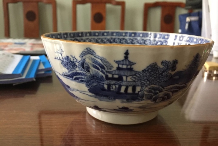 古玩陶瓷乾隆樓臺亭閣山水紋青花碗拍賣,當前價格1500元