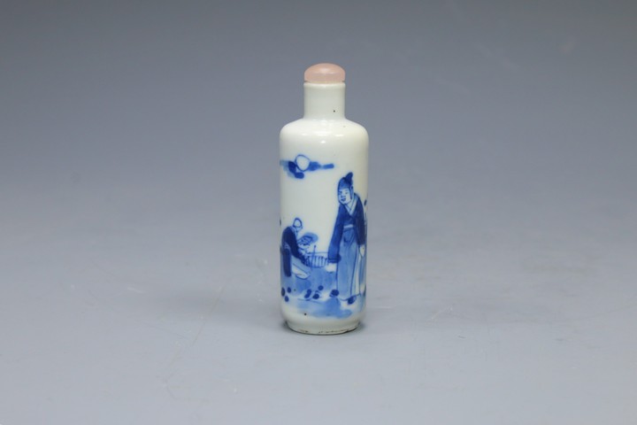 古玩陶瓷清晚期·青花攜琴訪友圖鼻煙壺拍賣,當前價格1600元