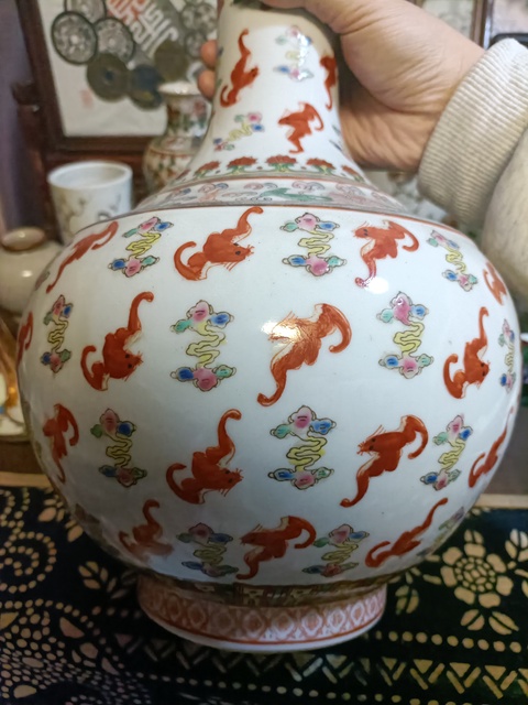 古玩陶瓷創(chuàng)匯粉彩洪福齊天紋賞瓶拍賣，當(dāng)前價(jià)格3888元