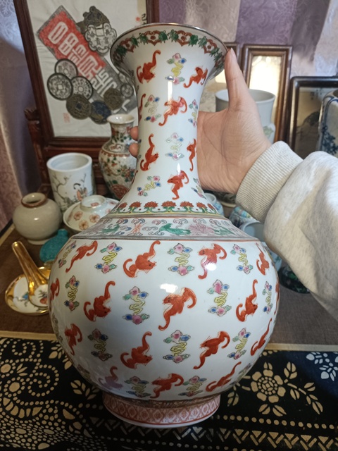 古玩陶瓷創(chuàng)匯粉彩洪福齊天紋賞瓶拍賣，當(dāng)前價(jià)格3888元