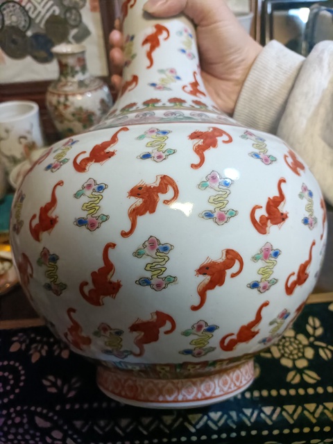 古玩陶瓷創(chuàng)匯粉彩洪福齊天紋賞瓶拍賣，當(dāng)前價(jià)格3888元