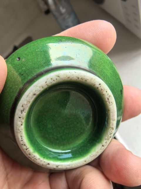 古玩陶瓷綠哥釉荸薺瓶真品鑒賞圖