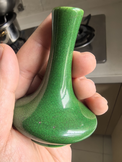 古玩陶瓷綠哥釉荸薺瓶真品鑒賞圖