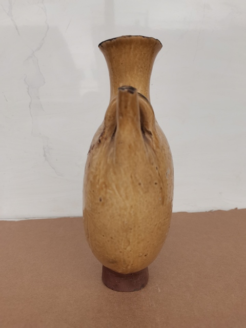 古玩陶瓷黃釉印花扁壺拍賣，當前價格0元