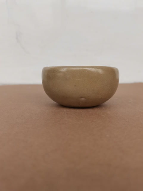 古玩陶瓷龍泉青瓷臥足杯拍賣，當前價格0元