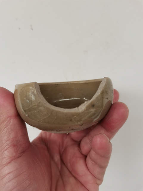 古玩陶瓷龍泉青瓷臥足杯拍賣，當前價格0元