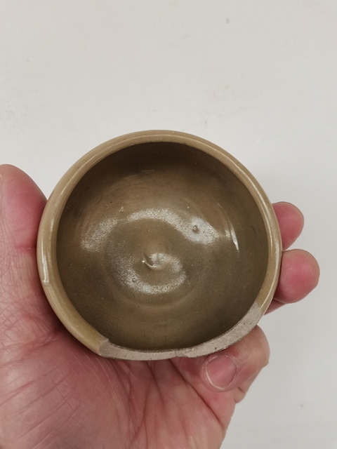 古玩陶瓷龍泉青瓷臥足杯拍賣，當前價格0元