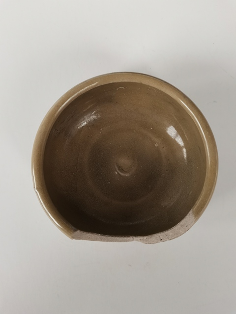 古玩陶瓷龍泉青瓷臥足杯拍賣，當前價格0元