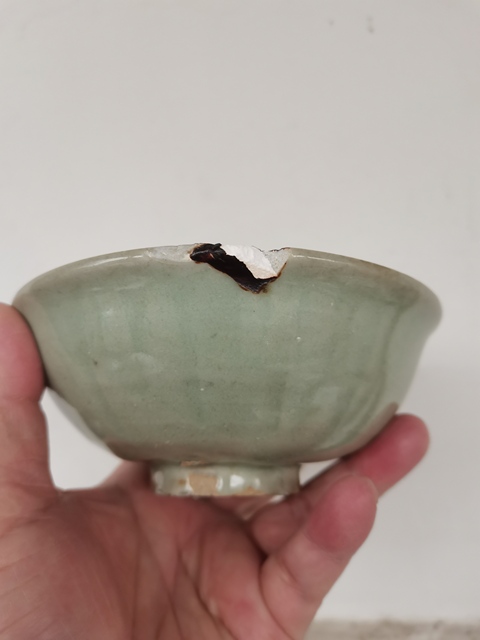 古玩陶瓷龍泉青瓷撇口碗拍賣,當(dāng)前價格0元