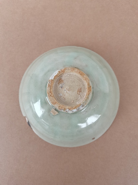 古玩陶瓷龍泉青瓷撇口碗拍賣,當(dāng)前價格0元